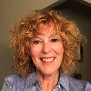 Meet your Posher, Claudia